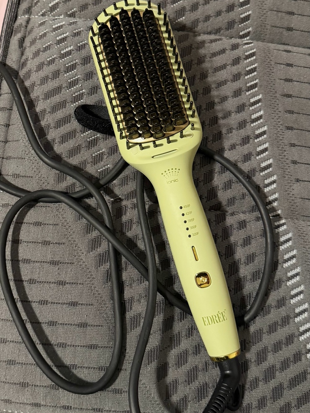 EDRÉE the suki, sage green, hair straightening brush